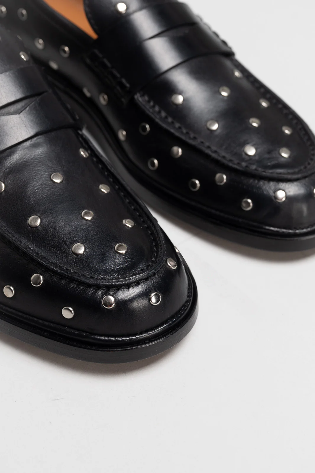 Penny Loafer Pia Studs | Black Calf Leather - Image 3